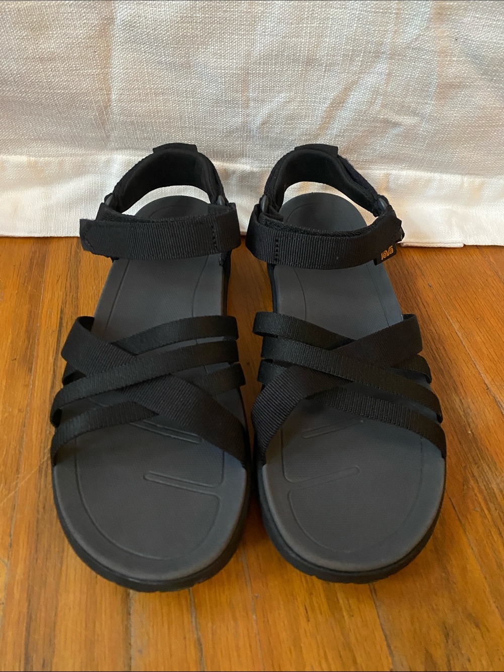 Teva -Like New- Sanborn Universal Women’s Adjustable Sandal size 11
